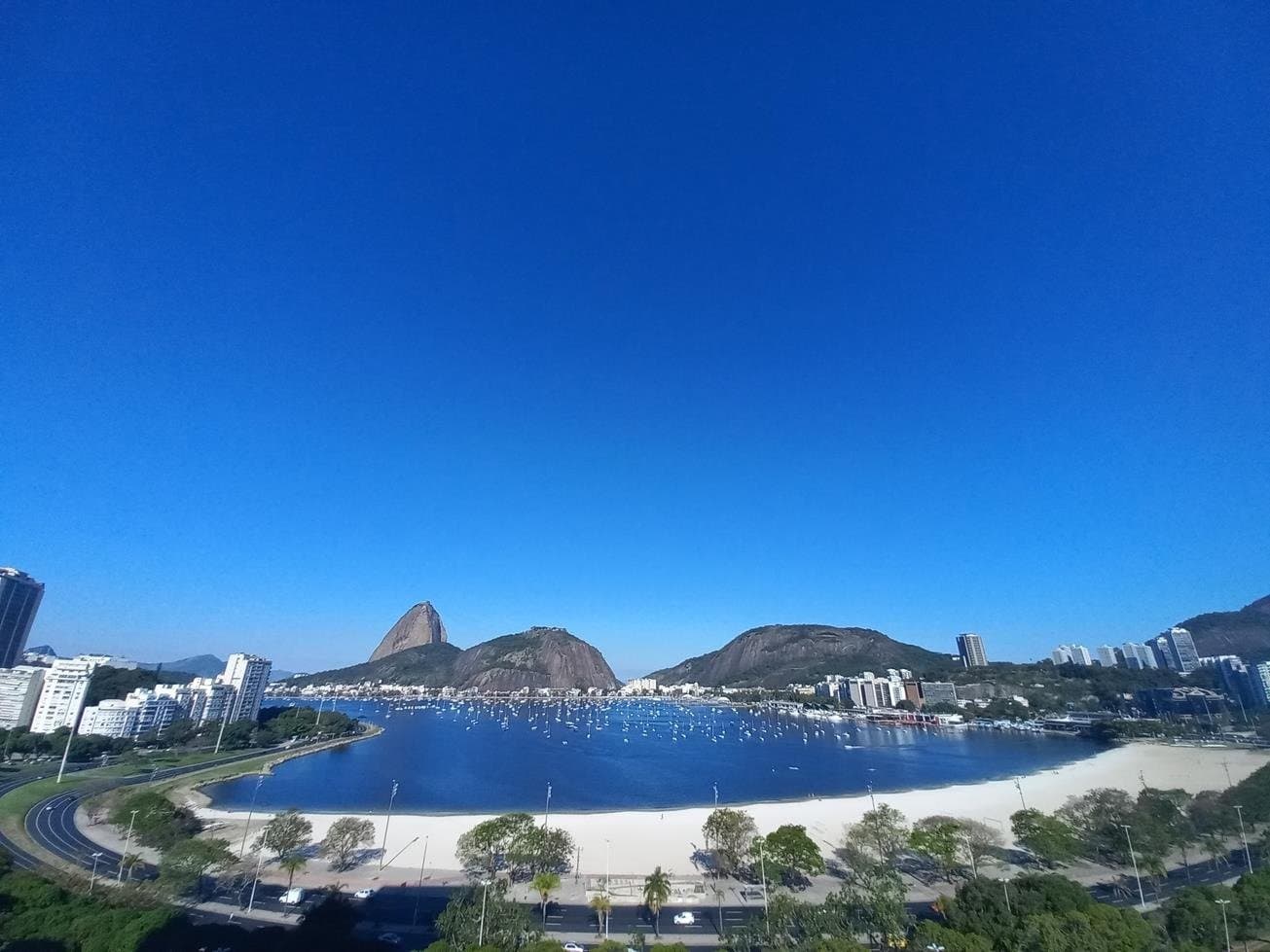 Apartamentos 2 e 3 quartos na Rua Sorocaba 570 Botafogo