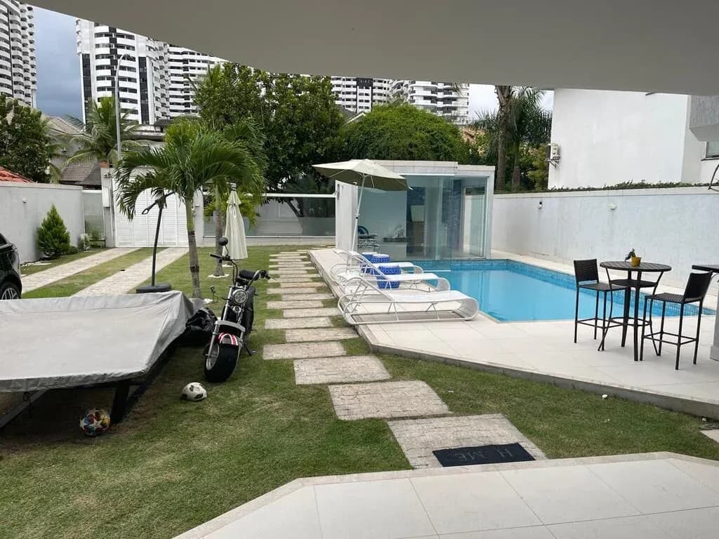 Casa no Cristal Lake 5 Quartos 550m2 – Av. Djalma Ribeiro Barra da Tijuca — pronto para morar no Cristal Lake