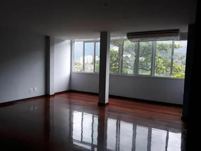 Apartamento na Av. Epitacio Pessoa 3 Quartos 160m2 – Lagoa — pronto para morar em Lagoa