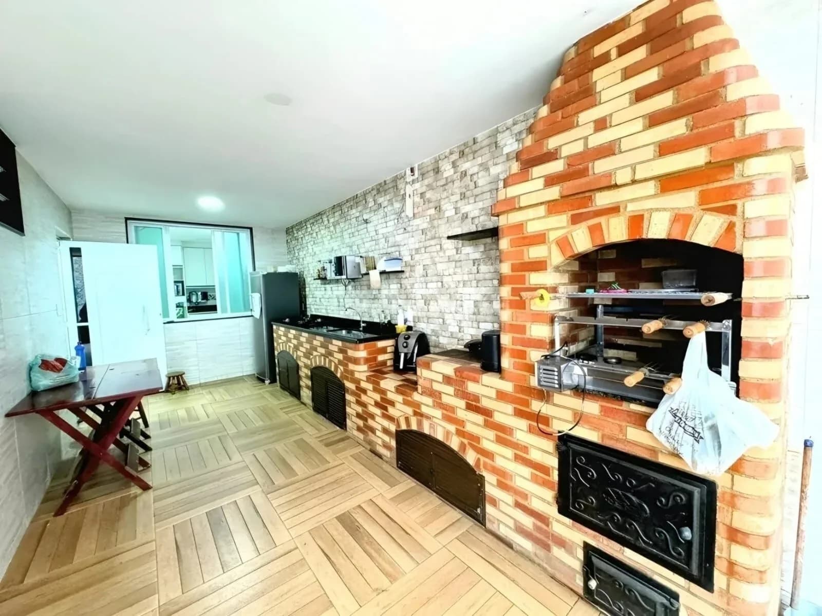 Casa em Laranjeiras 4 Suítes Rua Coelho Neto 228m2 — pronto para morar em Laranjeiras